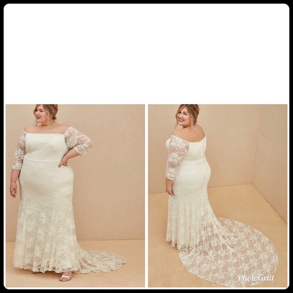 Plus size wedding gown